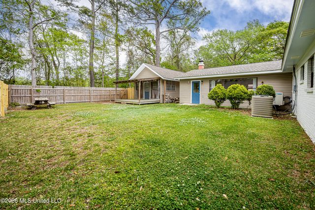 2808 Lawnwood Drive, Ocean Springs, MS 39564