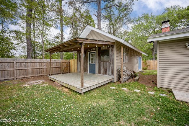 2808 Lawnwood Drive, Ocean Springs, MS 39564