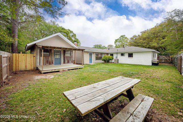 2808 Lawnwood Drive, Ocean Springs, MS 39564