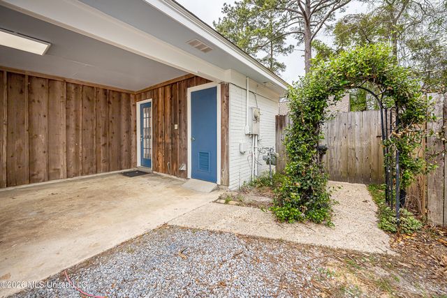 2808 Lawnwood Drive, Ocean Springs, MS 39564