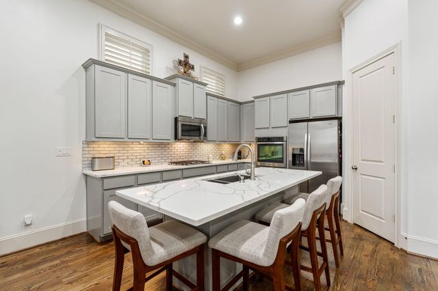 1337 W 24th Street, Houston, TX 77008
