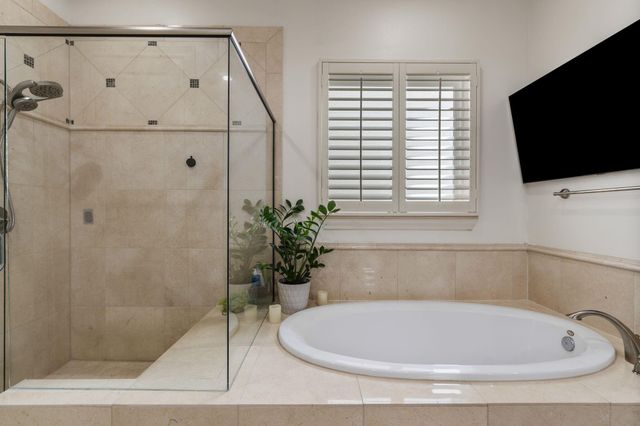 1337 W 24th Street, Houston, TX 77008