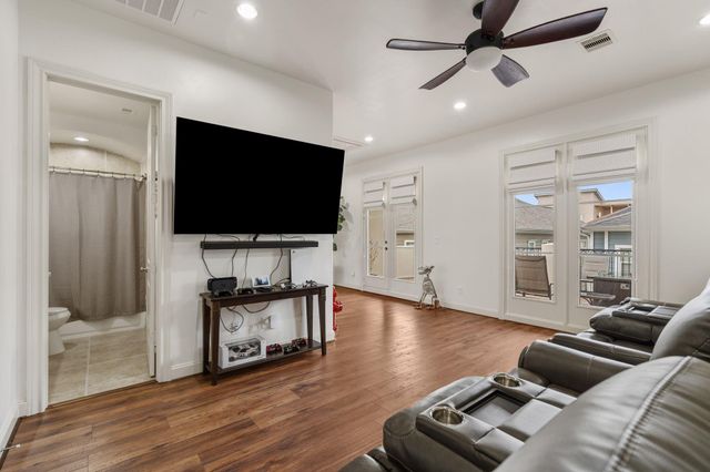 1337 W 24th Street, Houston, TX 77008