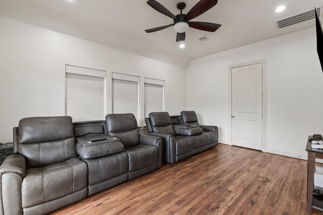 1337 W 24th Street, Houston, TX 77008