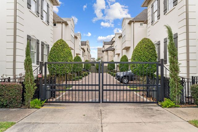 1337 W 24th Street, Houston, TX 77008