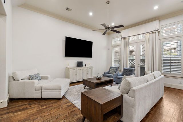 1337 W 24th Street, Houston, TX 77008