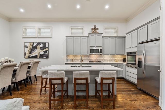 1337 W 24th Street, Houston, TX 77008