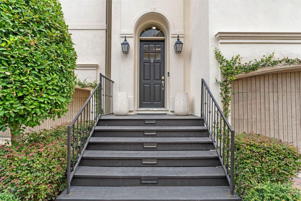 1337 W 24th Street, Houston, TX 77008
