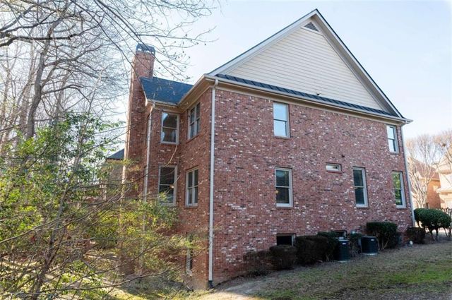 2060 Vicarage Lane, Snellville, GA 30078