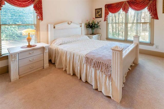 2060 Vicarage Lane, Snellville, GA 30078