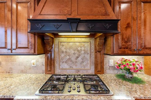 2060 Vicarage Lane, Snellville, GA 30078