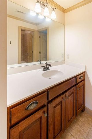 2060 Vicarage Lane, Snellville, GA 30078