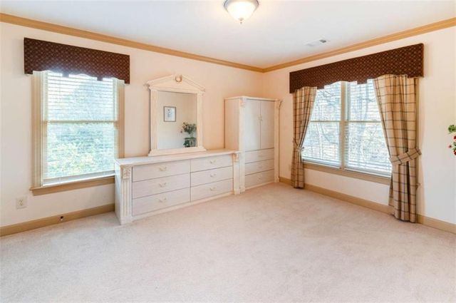 2060 Vicarage Lane, Snellville, GA 30078