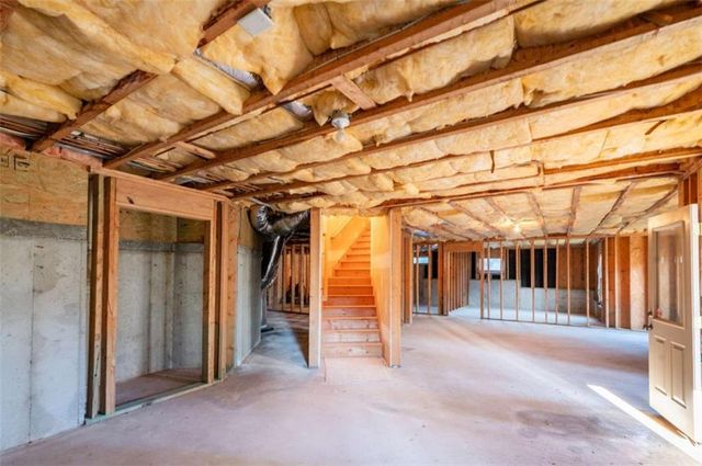 2060 Vicarage Lane, Snellville, GA 30078