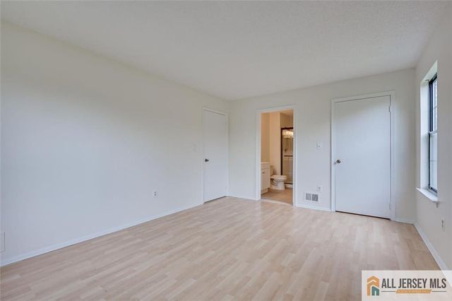 64 Taylor Drive 3212, Franklin Park, NJ 08823