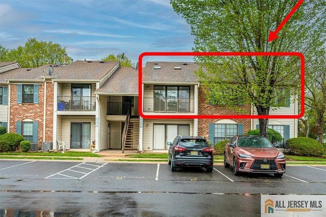 64 Taylor Drive 3212, Franklin Park, NJ 08823