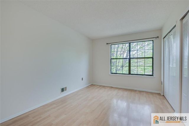 64 Taylor Drive 3212, Franklin Park, NJ 08823