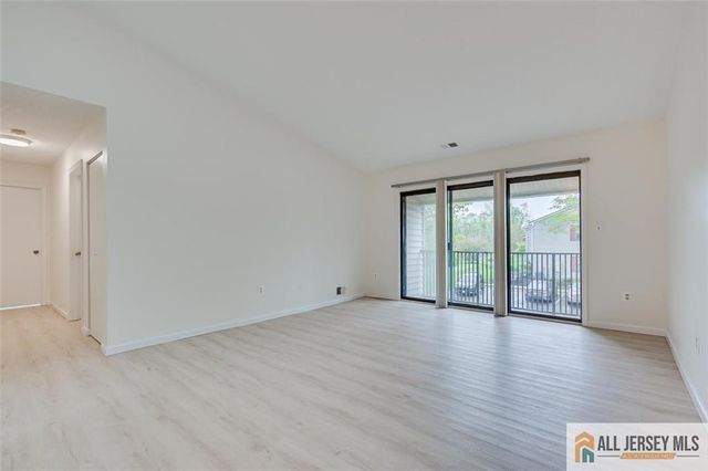 64 Taylor Drive 3212, Franklin Park, NJ 08823