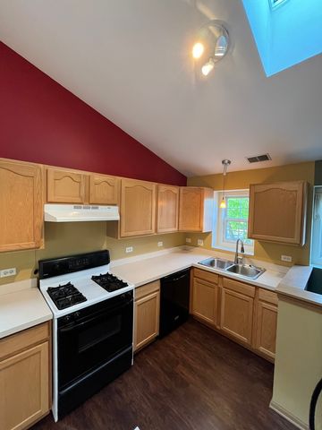 2451 Sheehan Drive 201, Naperville, IL 60564