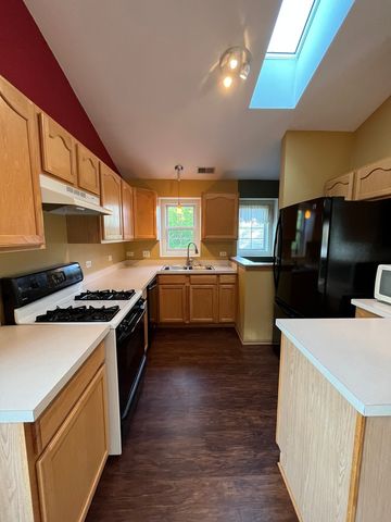 2451 Sheehan Drive 201, Naperville, IL 60564