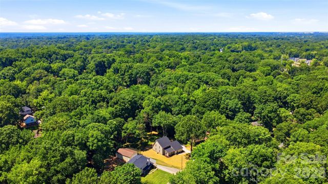 5908 Mcnair Road, Charlotte, NC 28212