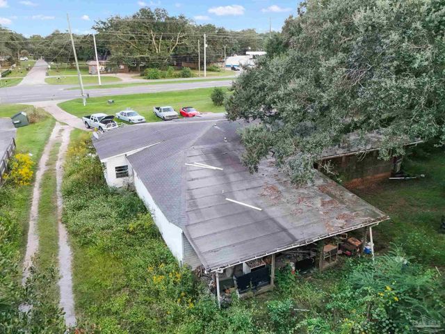 7121 Pine Forest Rd, Pensacola, FL 32526