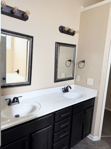 1035 Dwight Eisenhower Way, Clarksville, TN 37042