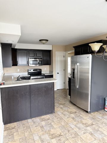 1035 Dwight Eisenhower Way, Clarksville, TN 37042