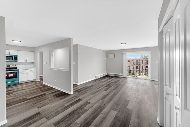 159 W Elk Trail 356, Carol Stream, IL 60188