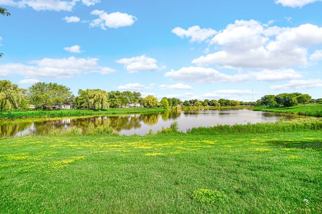 159 W Elk Trail 356, Carol Stream, IL 60188
