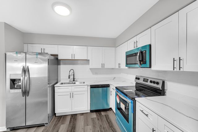 159 W Elk Trail 356, Carol Stream, IL 60188