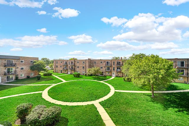 159 W Elk Trail 356, Carol Stream, IL 60188