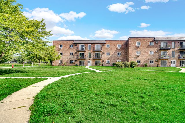 159 W Elk Trail 356, Carol Stream, IL 60188