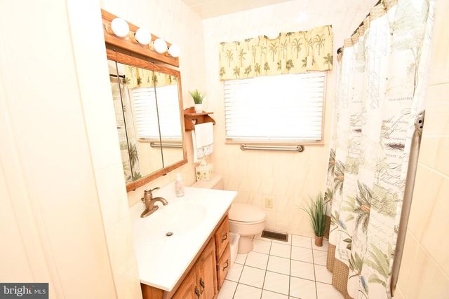 17 E FOREST GLEN DR E E, Millville, NJ 08332