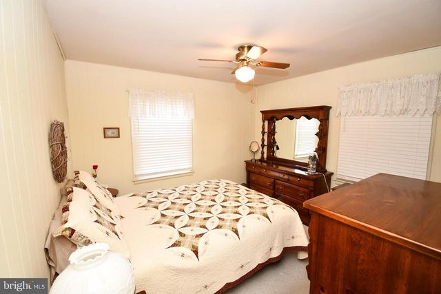 17 E FOREST GLEN DR E E, Millville, NJ 08332