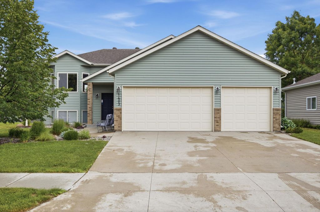 1403 35th Street Circle S, Moorhead, MN 56560