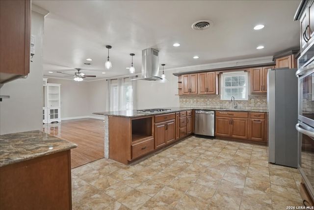 955 S HIGHWAY 37 ACCESS, George West, TX 78022