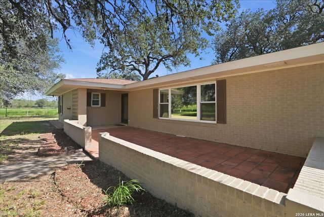 955 S HIGHWAY 37 ACCESS, George West, TX 78022