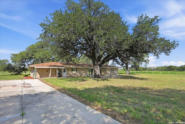 955 S HIGHWAY 37 ACCESS, George West, TX 78022