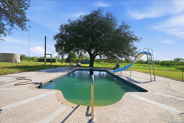 955 S HIGHWAY 37 ACCESS, George West, TX 78022