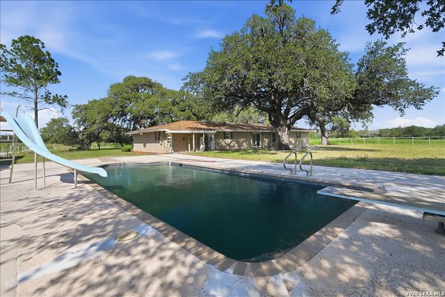 955 S HIGHWAY 37 ACCESS, George West, TX 78022