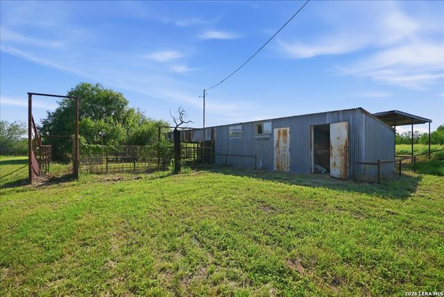 955 S HIGHWAY 37 ACCESS, George West, TX 78022