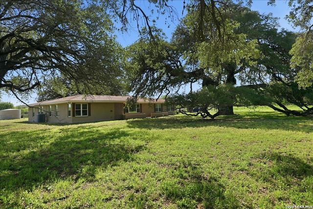 955 S HIGHWAY 37 ACCESS, George West, TX 78022