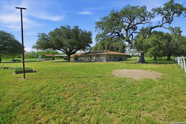 955 S HIGHWAY 37 ACCESS, George West, TX 78022