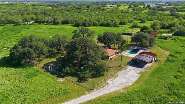 955 S HIGHWAY 37 ACCESS, George West, TX 78022