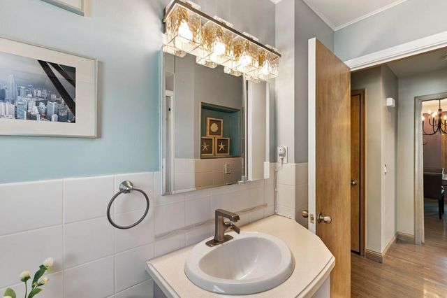4909 Drew Avenue S, Minneapolis, MN 55410
