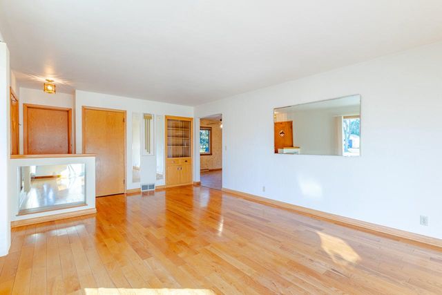 2254 W Bolivar AVENUE, Milwaukee, WI 53221