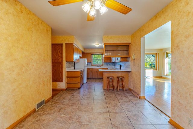 2254 W Bolivar AVENUE, Milwaukee, WI 53221