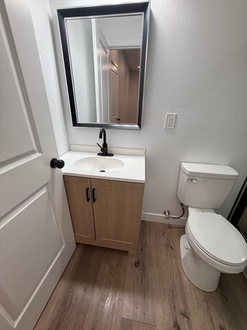 17028 Santa Fe St, Hayward, CA 94541