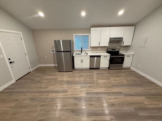 17028 Santa Fe St, Hayward, CA 94541